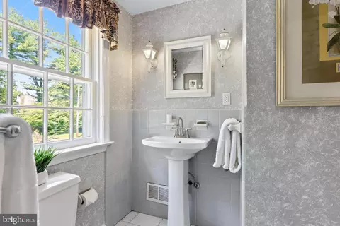 331 N Valley Forge Rd, Devon, PA 19333 photo 31