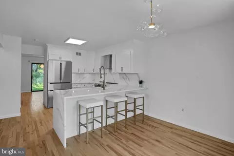 6 Scott Ct, Chesterbrook, PA 19087