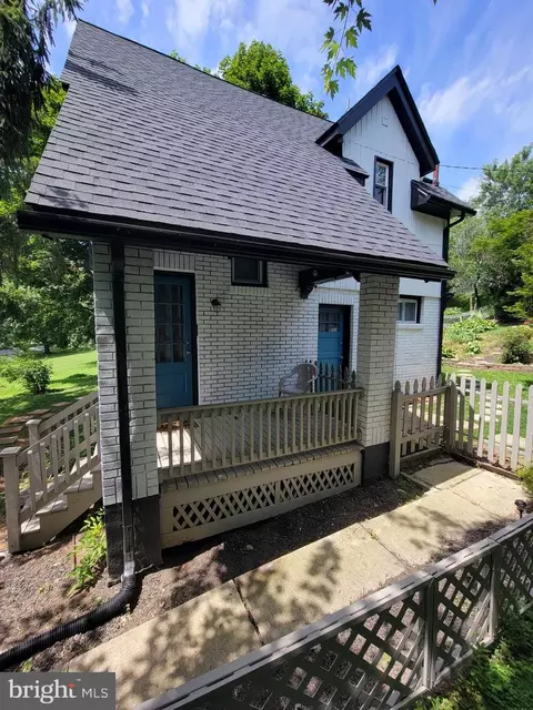 18 Penn Ave, Coatesville, PA 19320