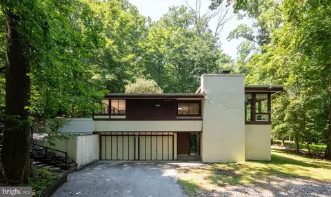 34 Deer Crossing Ln, Malvern, PA 19355