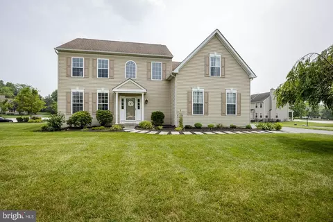 324 Hidden Creek Dr, Downingtown, PA 19335