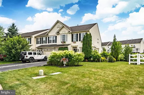 61 N Savanna Dr, Pottstown, PA 19465