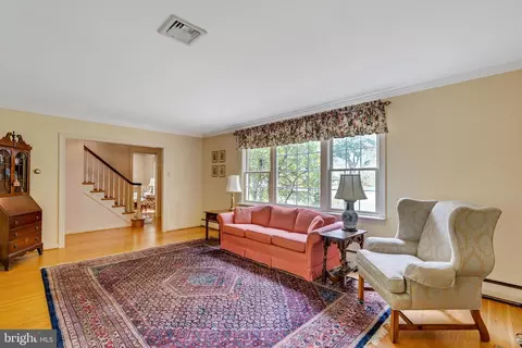 596 Park Ridge Dr, Wayne, PA 19087 photo 4