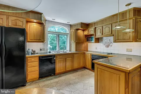 596 Park Ridge Dr, Wayne, PA 19087 photo 8