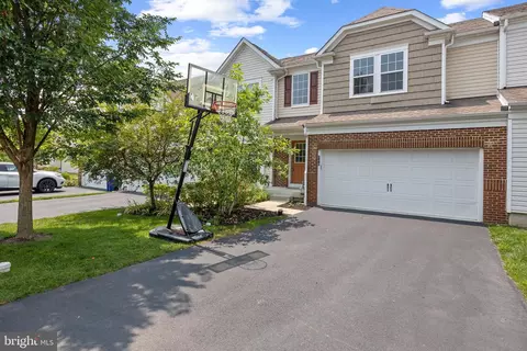 208 Sills Ln, Downingtown, PA 19335