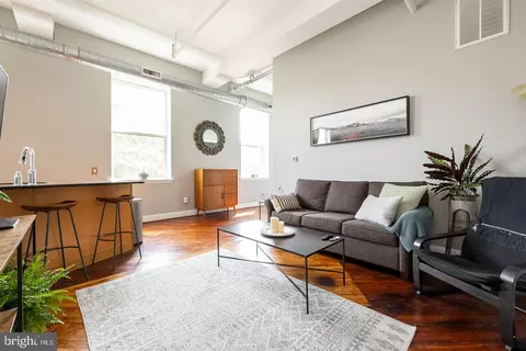 541 Washington Ave #302, Phoenixville, PA 19460
