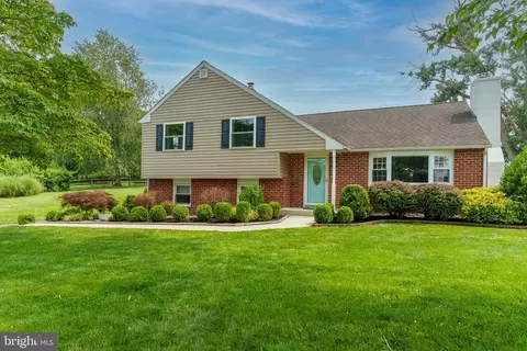 206 Cheyney Dr, West Chester, PA 19382