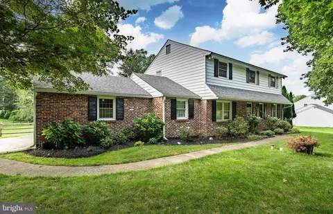 709 Fox Ln, Chester Springs, PA 19425