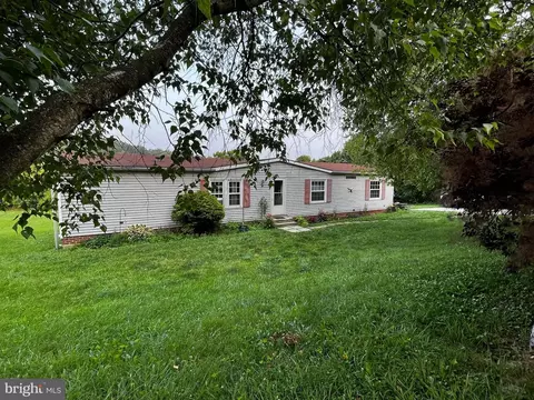 112 Engletown Rd, Honey Brook, PA 19344