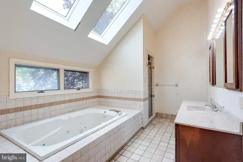 679 Thomas Jefferson Rd, Wayne, PA 19087 photo 19
