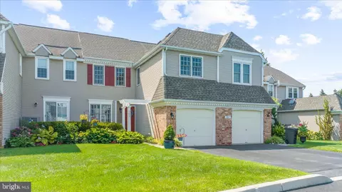 902 Samantha Cir, Chester Springs, PA 19425