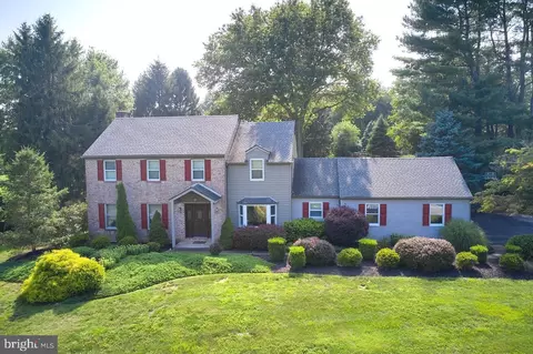 1068 Creamery Ln, West Chester, PA 19382
