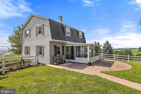 624 Twin County Rd, Honey Brook, PA 19344