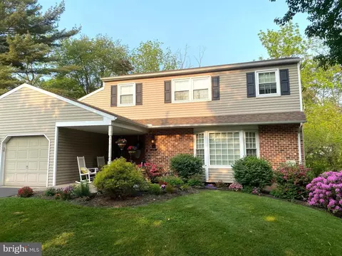 1053 Eaton Ct, Pottstown, PA 19465