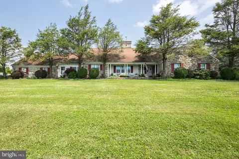 1715 Walnut Rd, Honey Brook, PA 19344