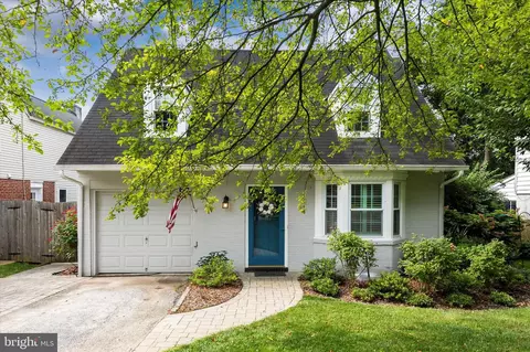 72 Homestead Rd, Wayne, PA 19087