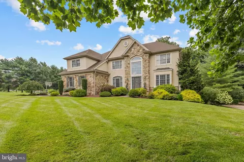 100 Salasin Dr, Avondale, PA 19311