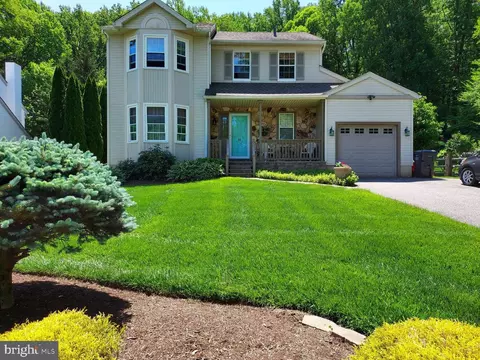 11 Canterbury Dr, Kennett Square, PA 19348