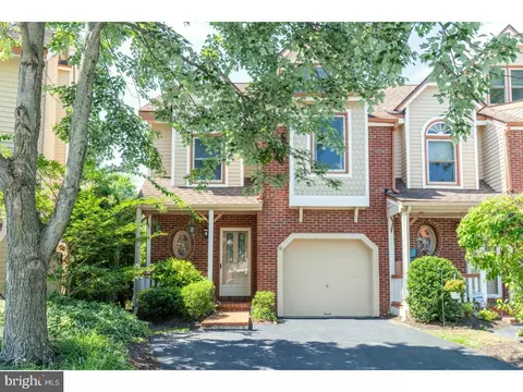 19 Sturbridge Ln, Chesterbrook, PA 19087