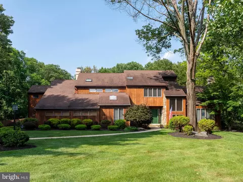 33 Cool Valley Rd, Malvern, PA 19355