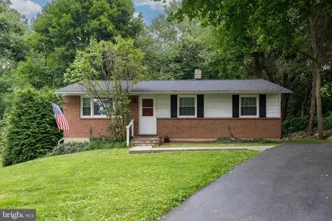 950 Dampman Rd, Honey Brook, PA 19344