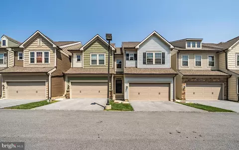 26 Eagle Ln, Malvern, PA 19355
