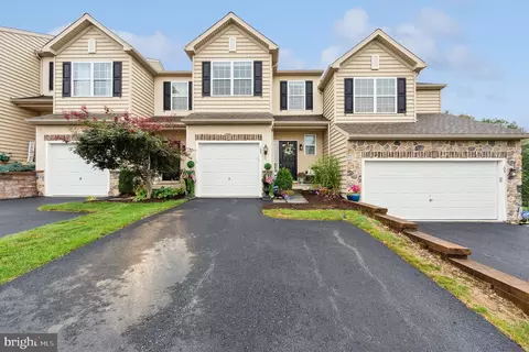 107 Lukens Mill Dr, Coatesville, PA 19320