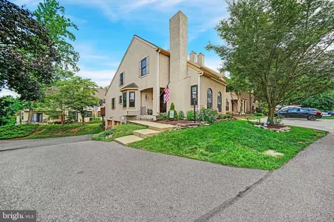 2601 Winterbridge Ln, West Chester, PA 19382