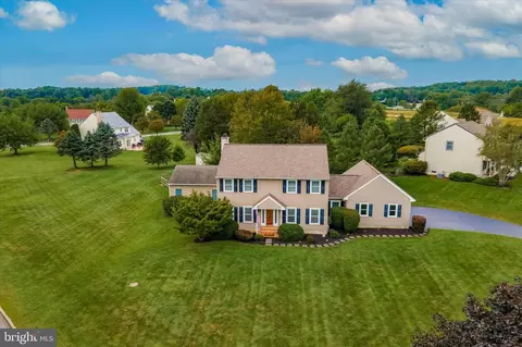 23 Ponds End Dr, Downingtown, PA 19335