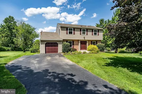 104 Glamorgan Ct, Exton, PA 19341