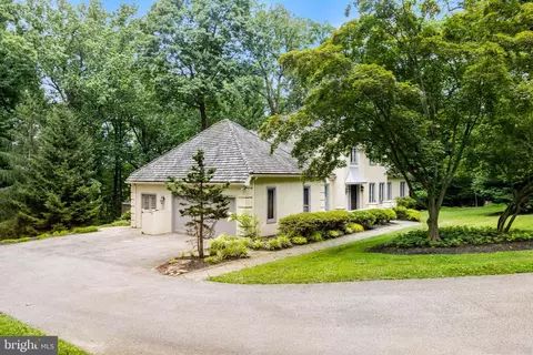 681 Strafford Cir, Wayne, PA 19087 photo 5