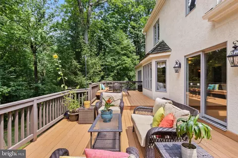 681 Strafford Cir, Wayne, PA 19087 photo 8