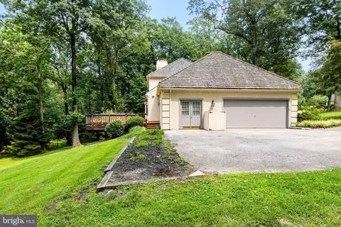 681 Strafford Cir, Wayne, PA 19087 photo 6