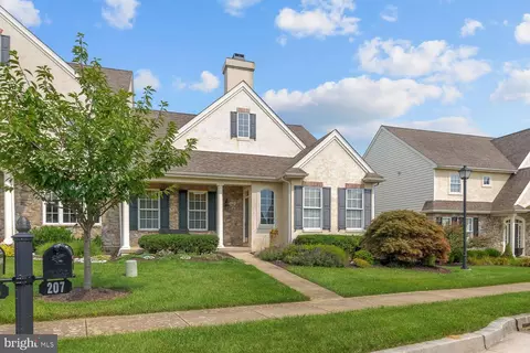 207 Brittany Dr, Avondale, PA 19311