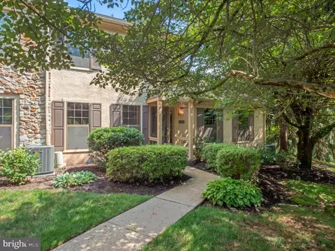 1405 Weatherstone Dr, Paoli, PA 19301