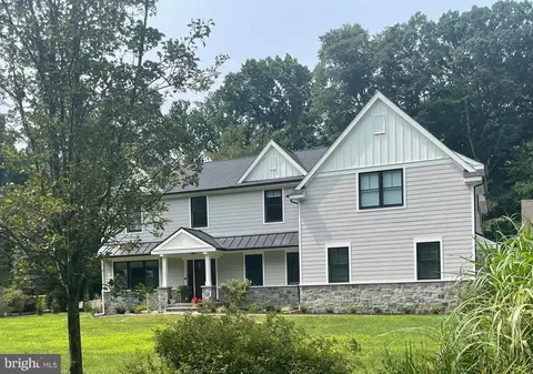 1032 Longview Dr, West Chester, PA 19380