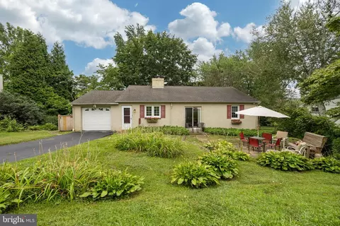 1752 Lenni Dr, West Chester, PA 19382