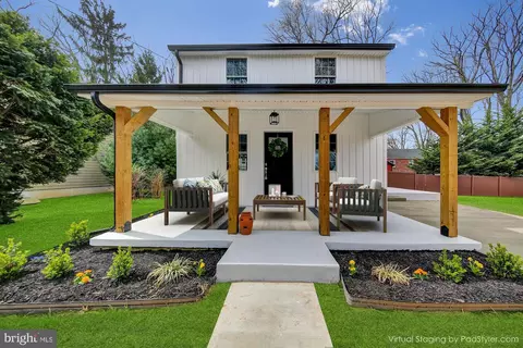 220 Hearn Ave, Berwyn, PA 19312
