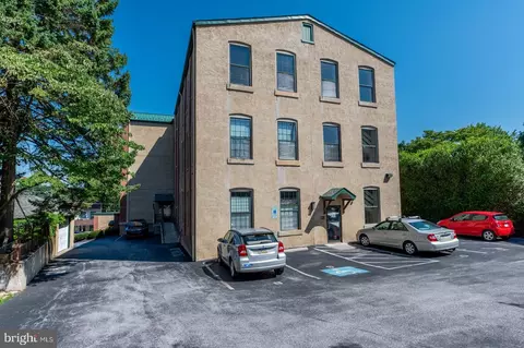 541 Washington Ave #301, Phoenixville, PA 19460