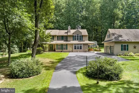 102 Leslie Ln, Coatesville, PA 19320