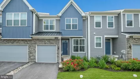 104 Ginkgo Ln, Chester Springs, PA 19425