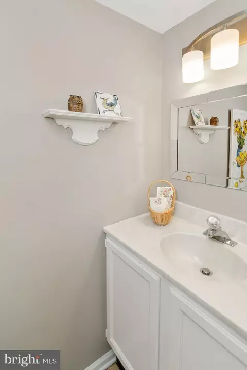 103 Beacon Sq, Chesterbrook, PA 19087 photo 17