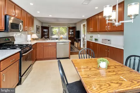 103 Beacon Sq, Chesterbrook, PA 19087 photo 13
