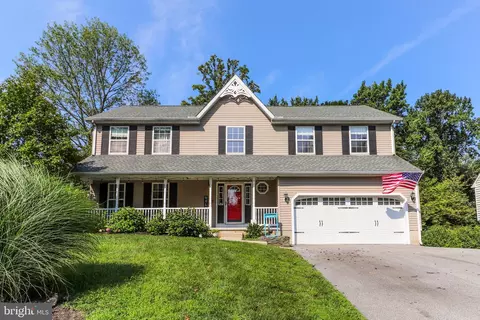 5 Deerpath Ct, West Grove, PA 19390