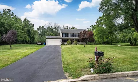 151 Freedom Valley Cir, Coatesville, PA 19320