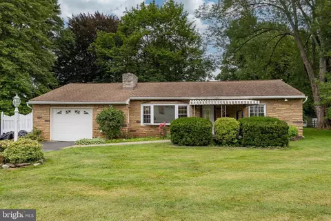 8 Garden Cir, West Chester, PA 19382