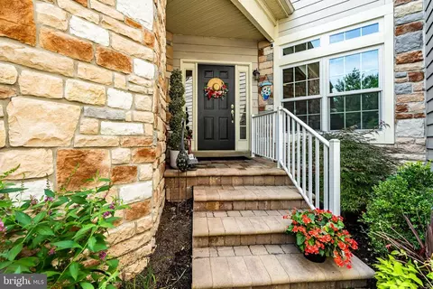 121 Greenbriar Dr, West Chester, PA 19382