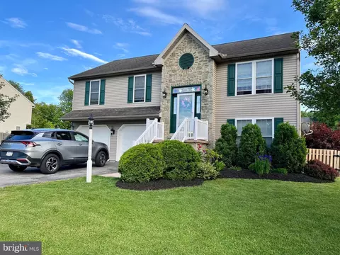 812 7th Ave, Parkesburg, PA 19365