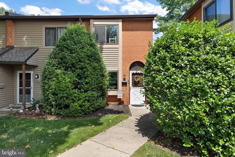 306 Valley Dr, West Chester, PA 19382