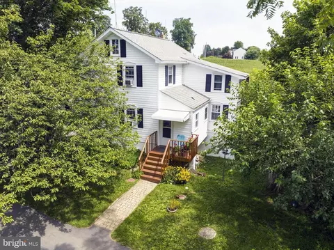 440 Chestnut Tree Rd, Elverson, PA 19520